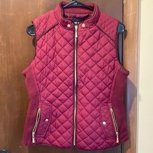Burgundy vest Active USA size medium